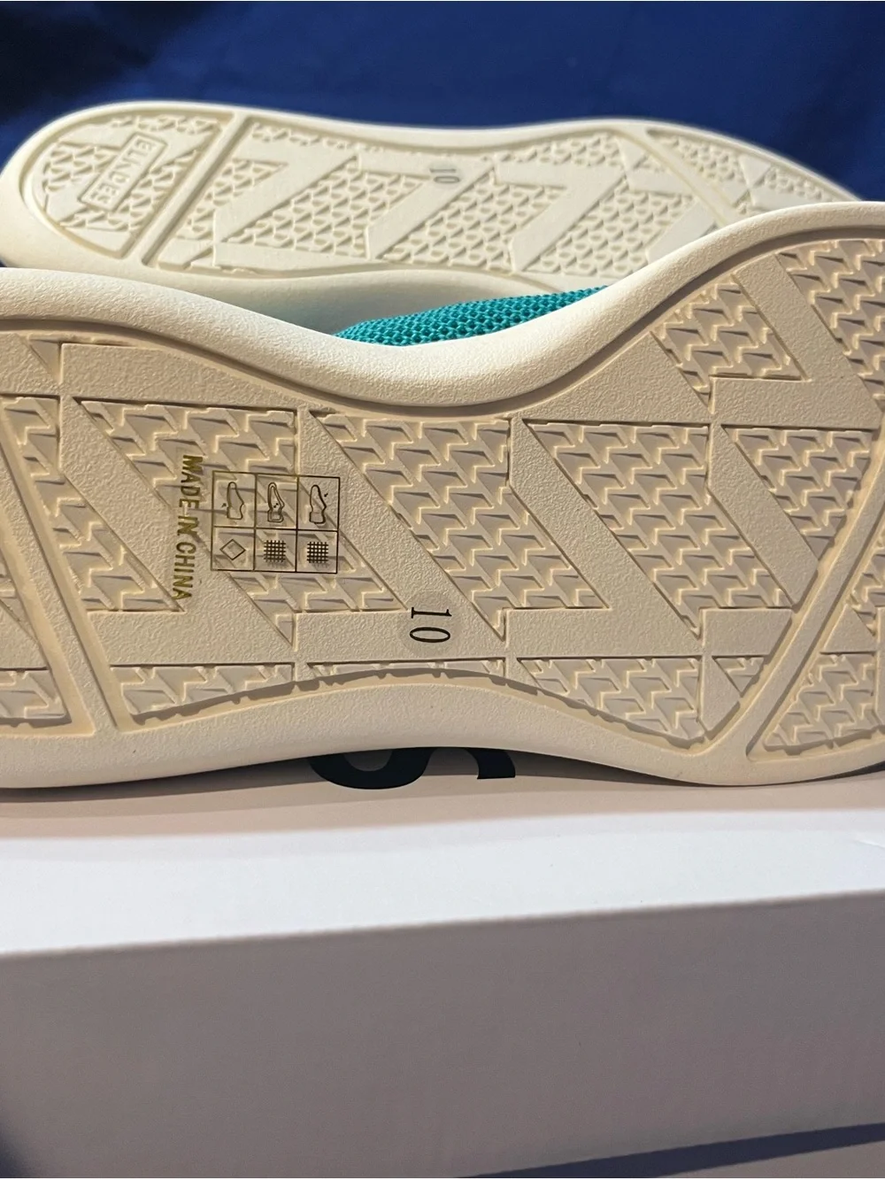BLADES, Aaron, Aqua White Blue, Men's Velcro Strap Sneakers Size 10 NWT Box